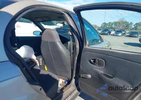 2000 Saturn Sl1 z USA, uszkodzony, nr VIN 1G8ZH5283YZ257705